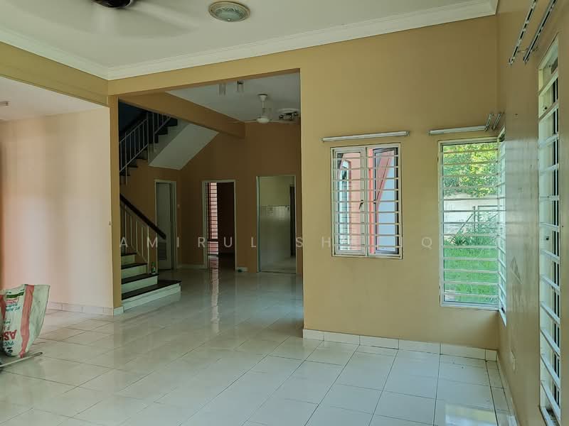 Rumah Teres 2 Tingkat untuk Dijual di Alam Sari (Bangi) - Amirul Shafiq - Living Room - PropertyGuru.com.my