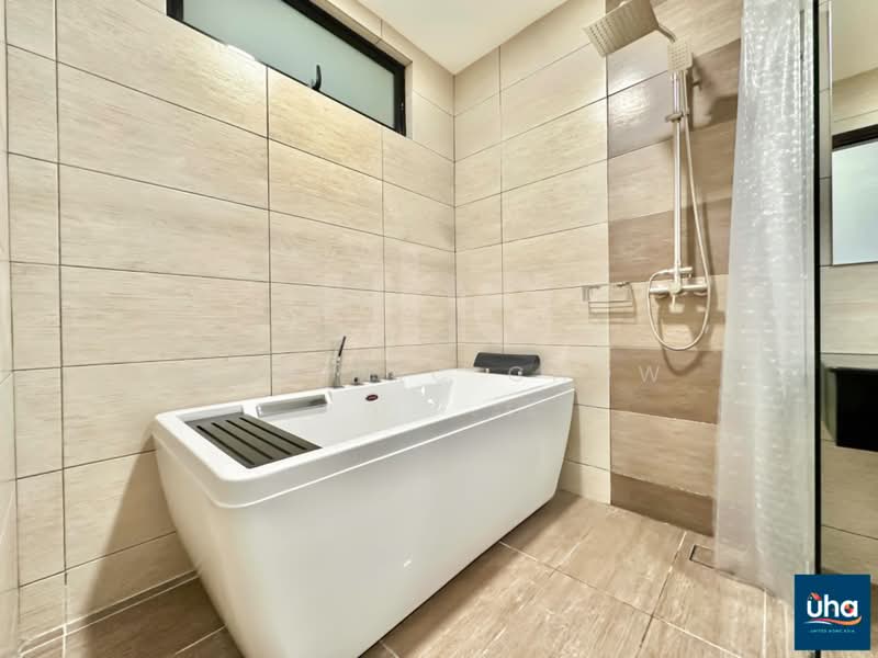 Servis Apartment untuk Disewa di Molek Regency - Dominic Chow - Bathroom - PropertyGuru.com.my