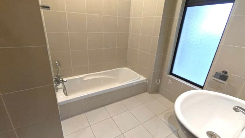 2-storey Terraced House for Rent in Leisure Farm (Gelang Patah) - Jacky Chua - Bathroom - PropertyGuru.com.my