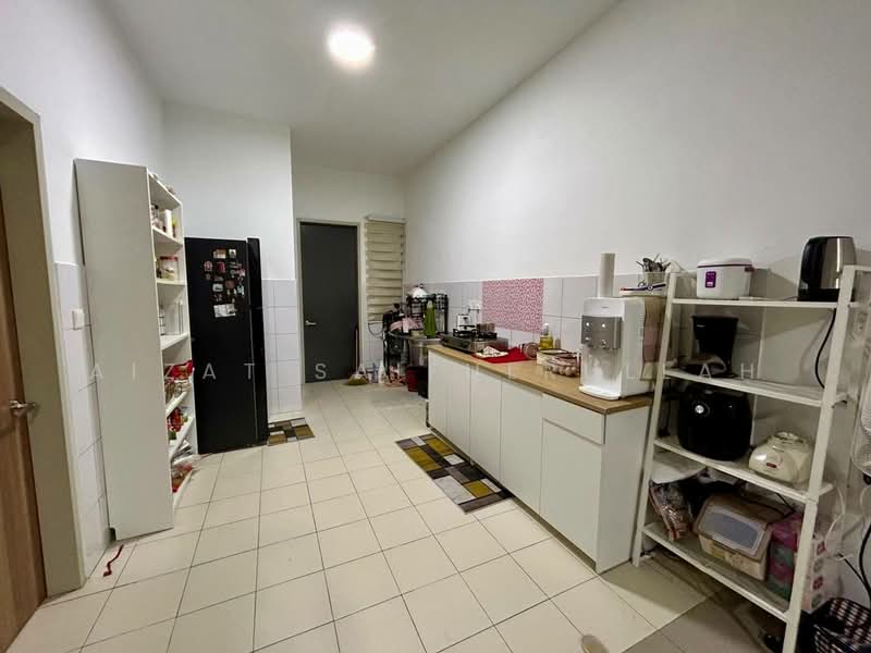 Terraced House for Sale in Sepang (Selangor) - Aizat Saifulrullah - Kitchen - PropertyGuru.com.my