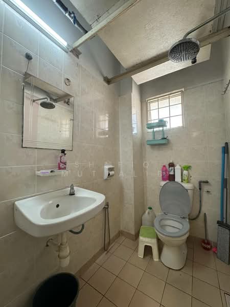 Apartment for Sale at Pangsapuri Mawar Sari - Shafiq Muttalib - Bathroom - PropertyGuru.com.my