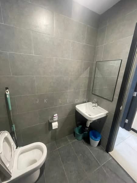 Servis Apartment untuk Disewa di Neu Suites - JK Leong - Bathroom - PropertyGuru.com.my