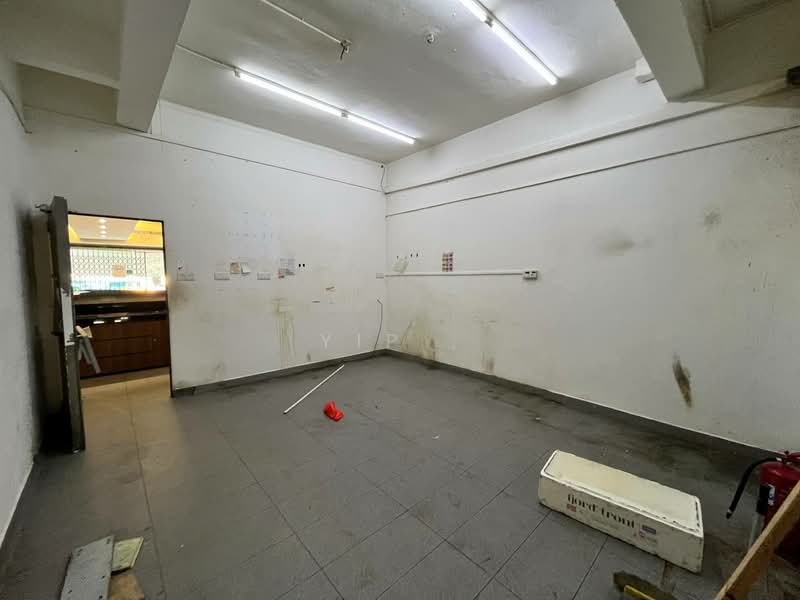 Shop / Office for Rent in Taman Johor Jaya (Johor Bahru) - Yip . - Interior - PropertyGuru.com.my
