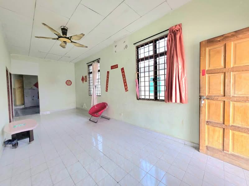 1-storey Terraced House for Sale in Taman Megah Ria (Masai) - Calvin Lee - PropertyGuru.com.my