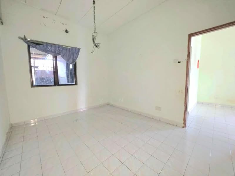 1-storey Terraced House for Sale in Taman Megah Ria (Masai) - Calvin Lee - PropertyGuru.com.my