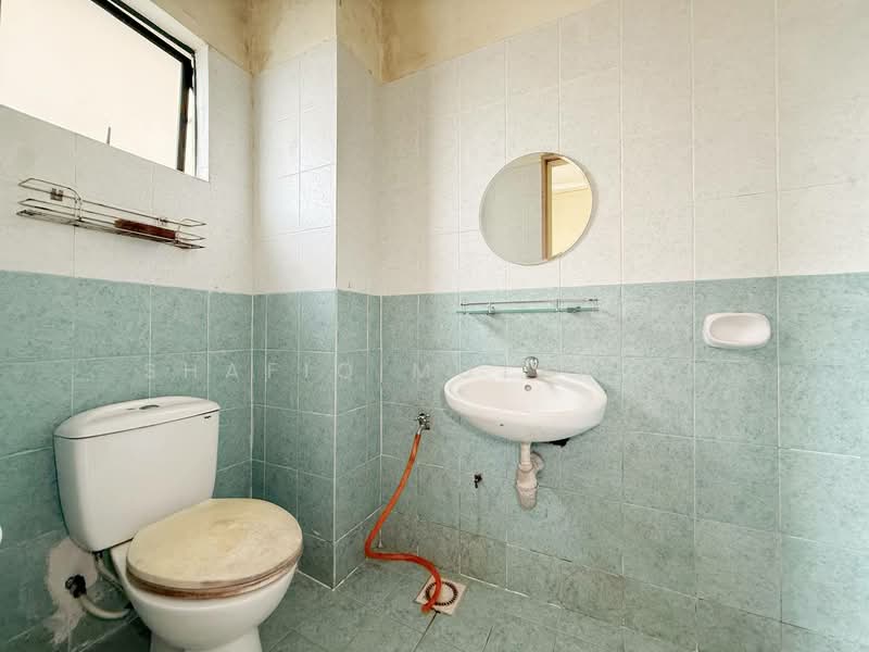 Apartment for Sale at Pangsapuri Permai Puteri - Shafiq Muttalib - Bathroom - PropertyGuru.com.my