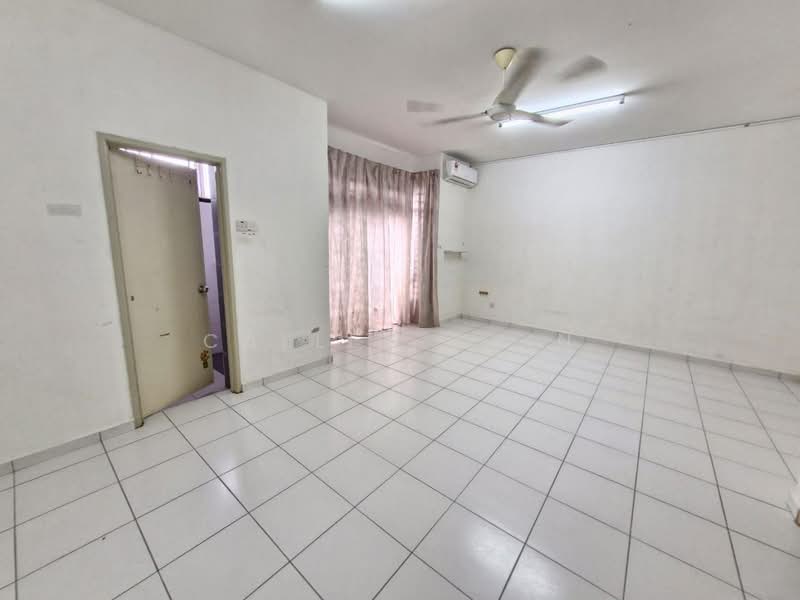 Rumah Teres untuk Dijual di Taman Desa Tebrau (Tebrau) - Calley Chin - Living Room - PropertyGuru.com.my