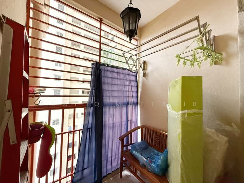 Pangsapuri untuk Dijual di Pangsapuri Permai Puteri - Shafiq Muttalib - Balcony - PropertyGuru.com.my