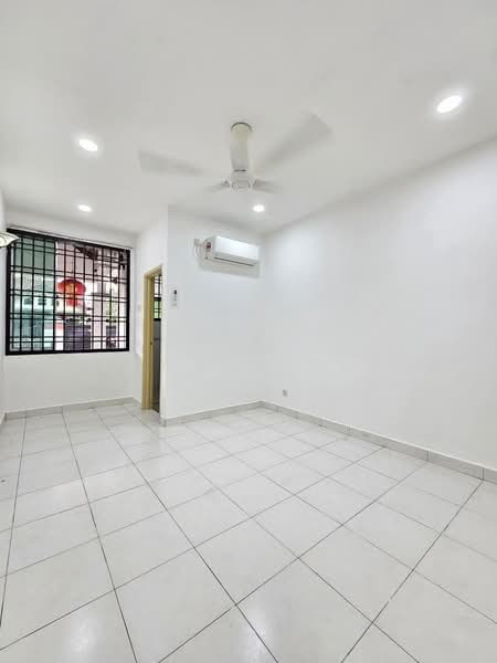 Rumah Teres 1.5 Tingkat untuk Dijual di Johor Bahru (Johor) - Erness Tan - Living Room - PropertyGuru.com.my
