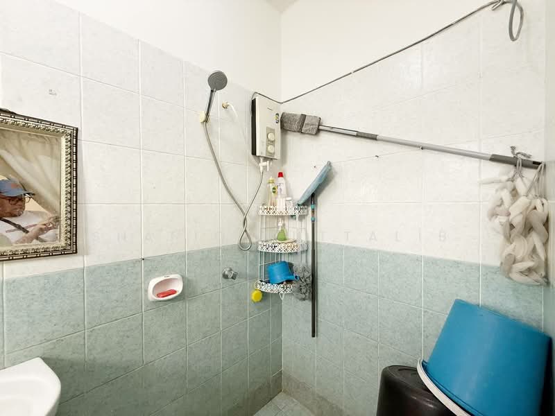 Apartment for Sale at Pangsapuri Permai Puteri - Shafiq Muttalib - Bathroom - PropertyGuru.com.my