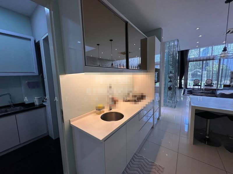 3-storey Terraced House for Sale in Cyberjaya (Selangor) - Aizat Saifulrullah - Kitchen - PropertyGuru.com.my