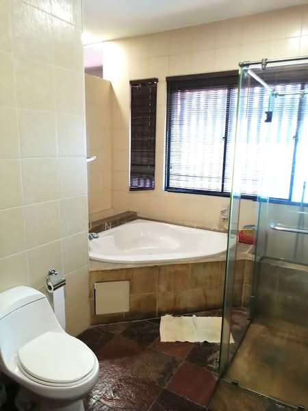 Rumah Teres 2 Tingkat untuk Dijual di Bukit Rahman Putra (Sungai Buloh) - Eunice Lai - Bathroom - PropertyGuru.com.my