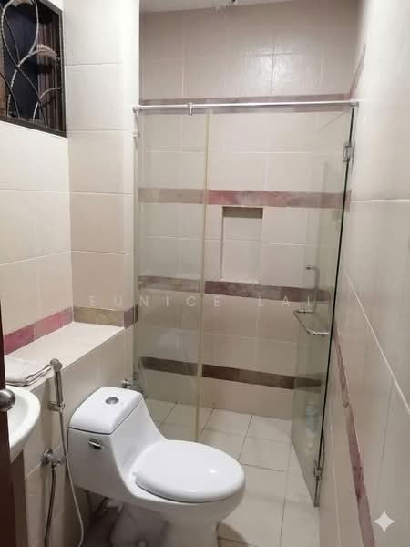 Rumah Teres 2 Tingkat untuk Dijual di Bukit Rahman Putra (Sungai Buloh) - Eunice Lai - Bathroom - PropertyGuru.com.my