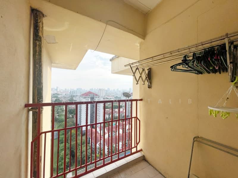 Pangsapuri untuk Dijual di Pangsapuri Permai Puteri - Shafiq Muttalib - Balcony - PropertyGuru.com.my