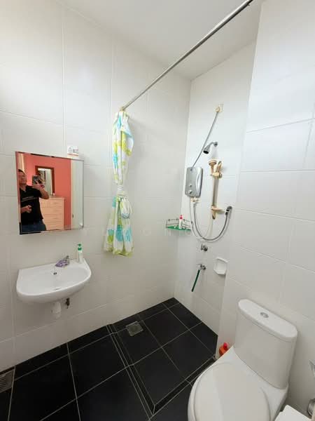 Cluster House for Sale in Setia Tropika (Johor Bahru) - Yucong . - Bathroom - PropertyGuru.com.my
