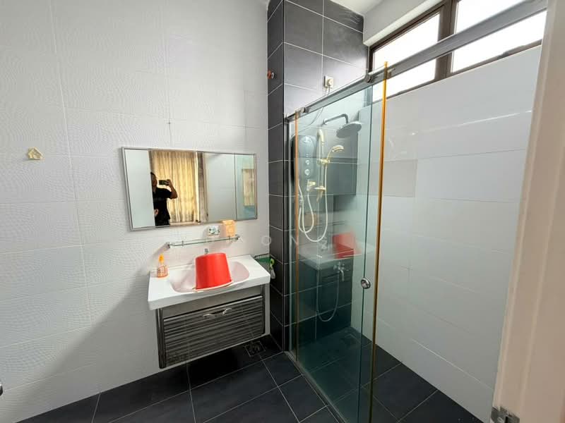 Cluster House for Sale in Setia Tropika (Johor Bahru) - Yucong . - Bathroom - PropertyGuru.com.my