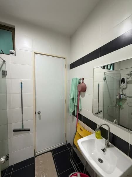 Cluster House for Sale in Setia Tropika (Johor Bahru) - Yucong . - Bathroom - PropertyGuru.com.my