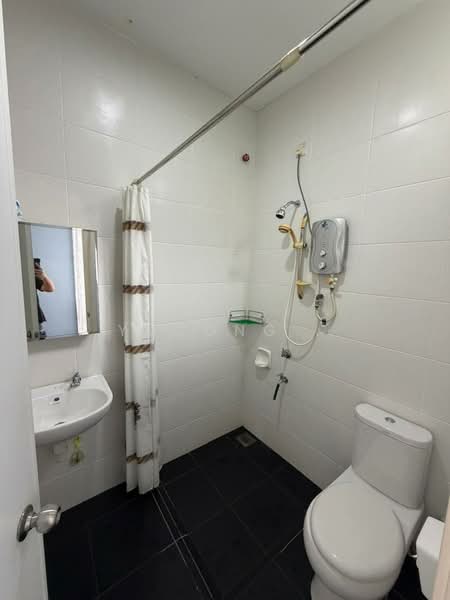 Cluster House for Sale in Setia Tropika (Johor Bahru) - Yucong . - Bathroom - PropertyGuru.com.my