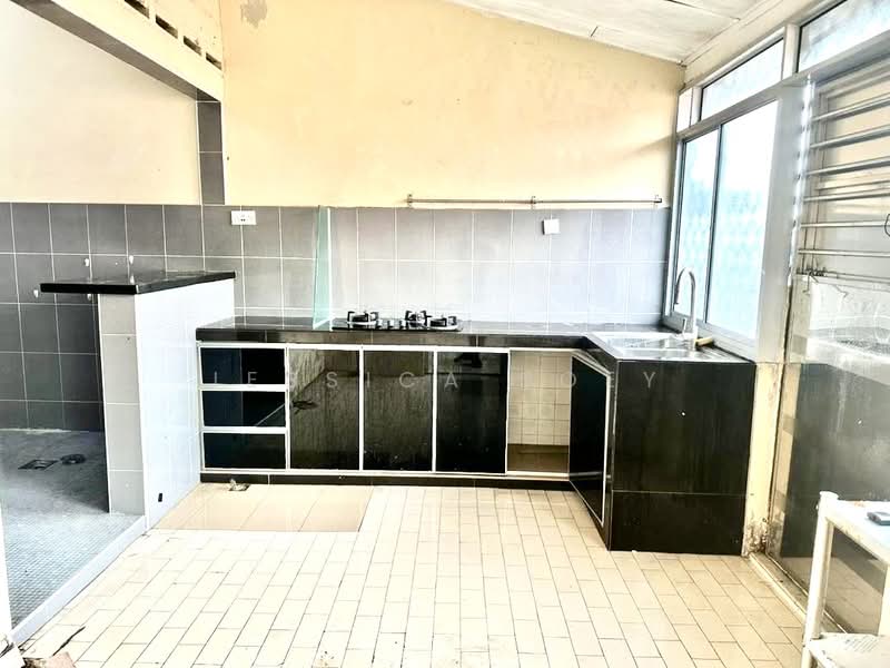Rumah Teres 1 Tingkat untuk Disewa di Taman Pelangi (Johor Bahru) - Jessica Boey - Kitchen - PropertyGuru.com.my