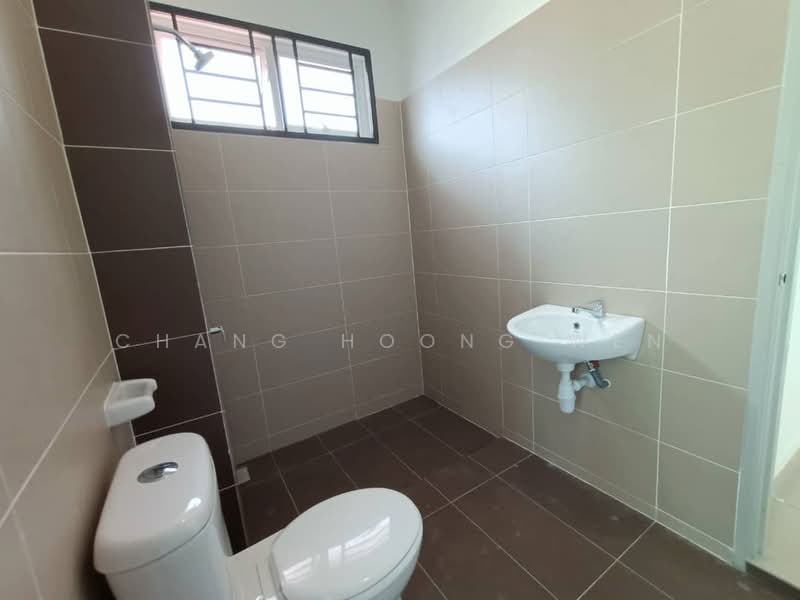 Rumah Teres 2 Tingkat untuk Disewa di Taman Sri Penawar (Pengerang) - Chang Hoong Wen - Bathroom - PropertyGuru.com.my