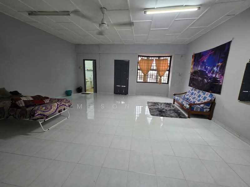 3-storey Terraced House for Sale in Taman Pulai Utama (Skudai) - Jameson Choo - Living Room - PropertyGuru.com.my