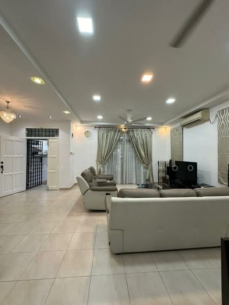 Cluster House for Sale in Austin Heights (Tebrau) - Jameson Choo - Living Room - PropertyGuru.com.my