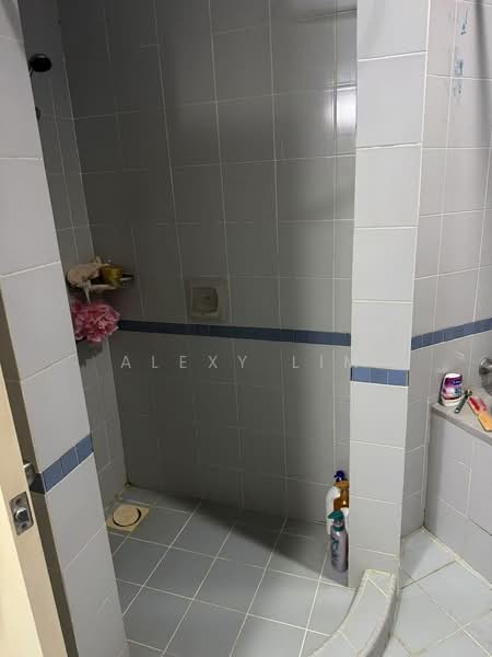 Condominium for Rent at The Straits View Condominium - Alexy Lim - Bathroom - PropertyGuru.com.my