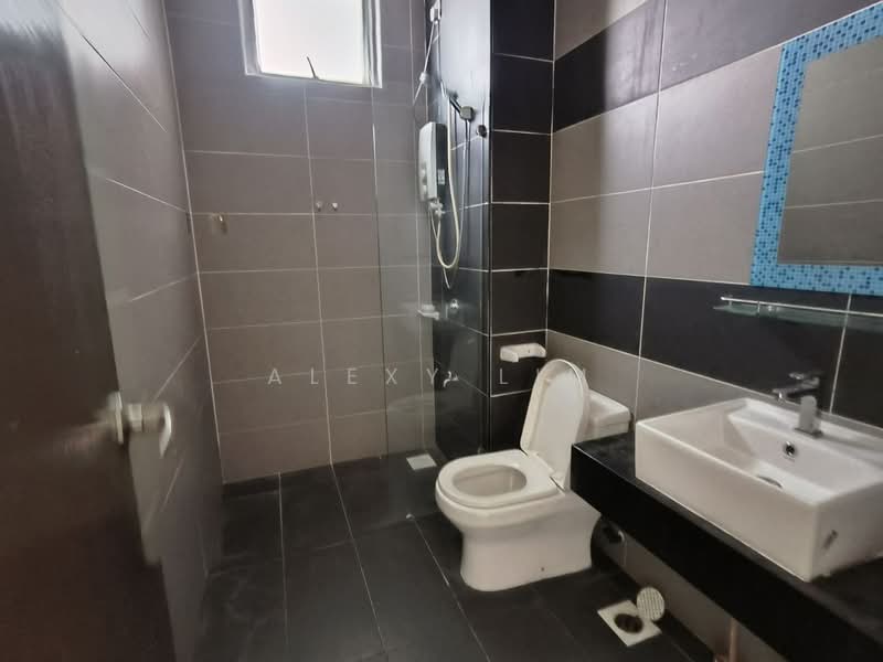 Kondominium untuk Disewa di M Condominium @ Larkin - Alexy Lim - Bathroom - PropertyGuru.com.my