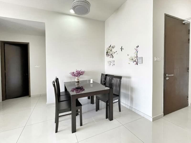 Condominium for Rent at Bay Point @ Country Garden Danga Bay - Kyle Das - Dining Room - PropertyGuru.com.my