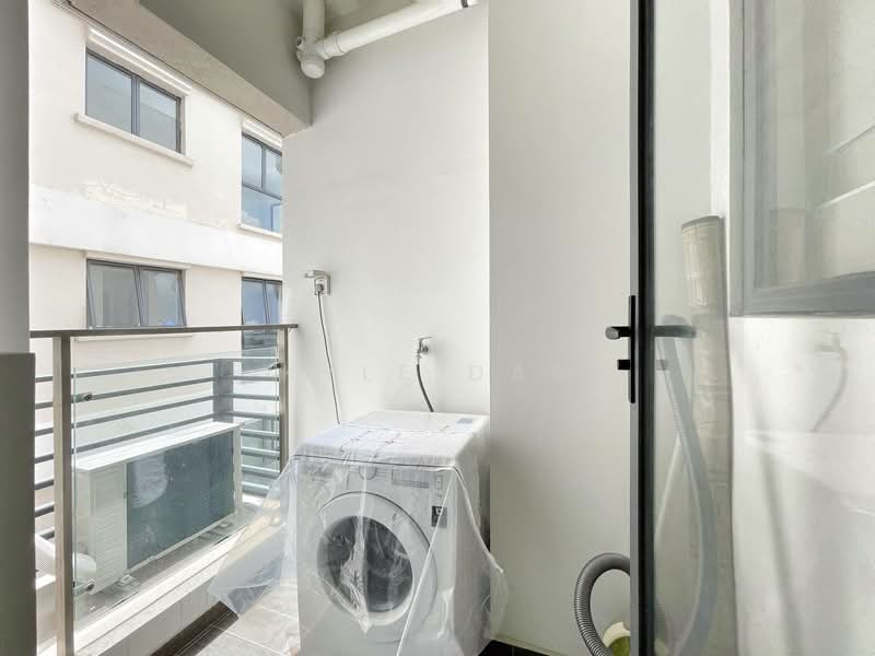 Condominium for Rent at Bay Point @ Country Garden Danga Bay - Kyle Das - Balcony - PropertyGuru.com.my