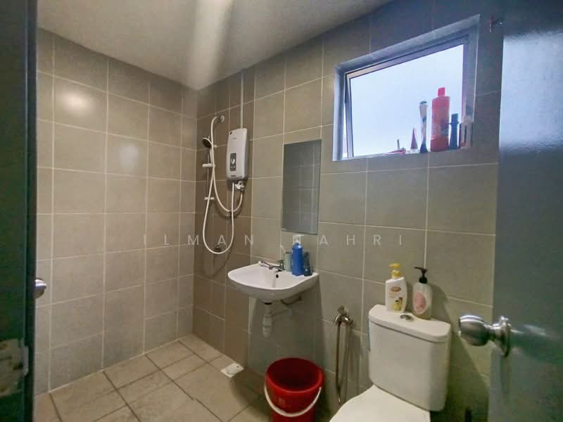 2-storey Terraced House for Sale in Cybersouth (Dengkil) - Ilman Nahri - Bathroom - PropertyGuru.com.my