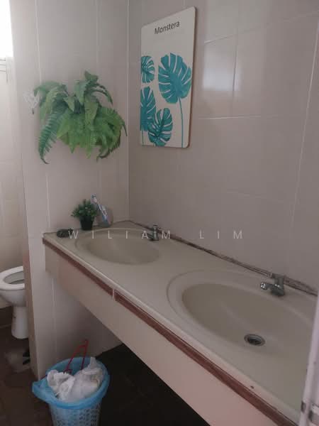 Kondominium untuk Dijual di Platinum Lake PV 20 - Wiliam Lim - Bathroom - PropertyGuru.com.my