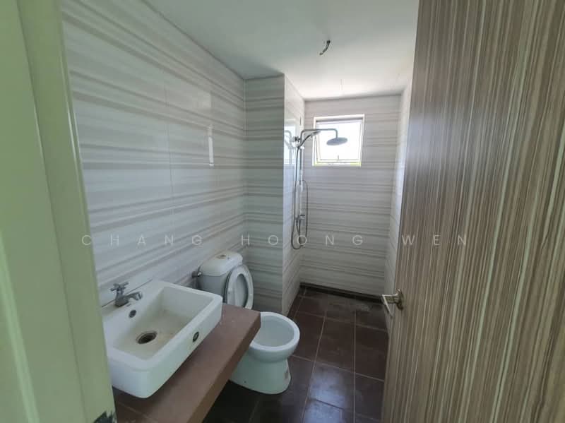 Condominium for Sale at Estana Court - Chang Hoong Wen - Bathroom - PropertyGuru.com.my