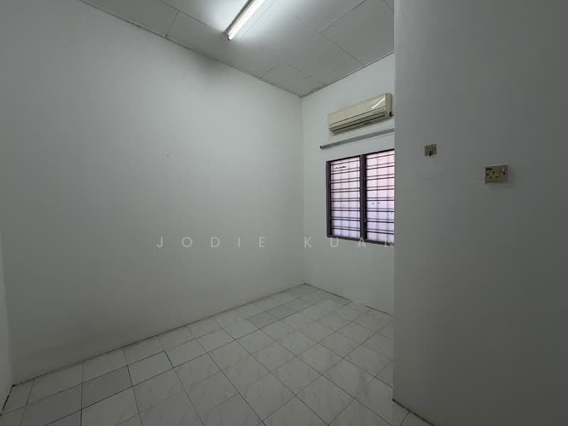 1-storey Terraced House for Sale in Taman Sri Rapat (Ipoh) - Jodie Kuan - Bedroom 3 - PropertyGuru.com.my