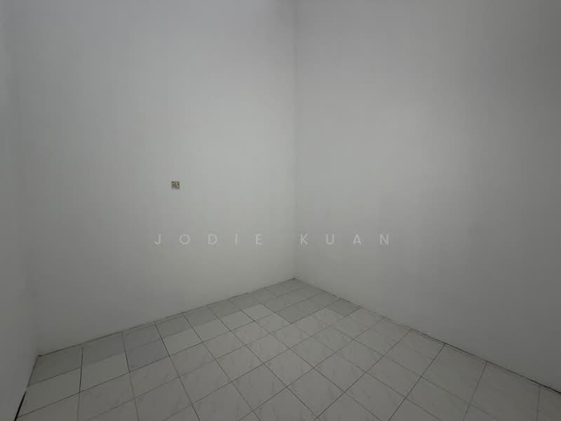 1-storey Terraced House for Sale in Taman Sri Rapat (Ipoh) - Jodie Kuan - Bedroom 2 - PropertyGuru.com.my