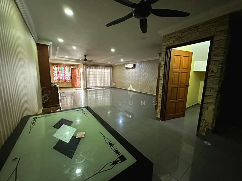 Flat for Sale at Taman Daya - Jalan Nibong 48 - JK Leong - Living Room - PropertyGuru.com.my