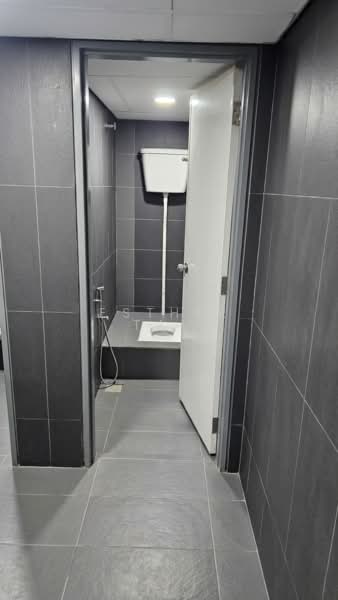 Kedai untuk Disewa di Kampung Sungai Kayu Ara (Petaling Jaya) - Esther Tan - Bathroom - PropertyGuru.com.my