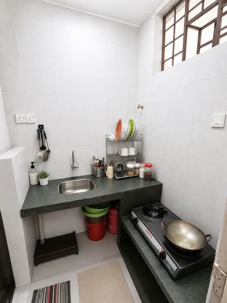 Pangsapuri untuk Dijual di Putra Permai Block D - Vincent Goh - Kitchen - PropertyGuru.com.my