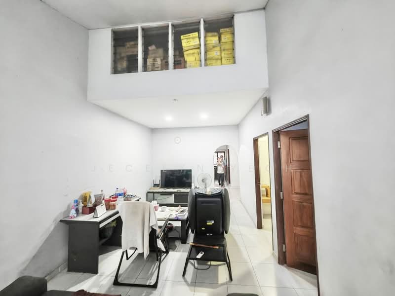 Rumah Teres 1.5 Tingkat untuk Dijual di Kepong Baru (Kepong) - Jecelyn Yeoh - Living Room - PropertyGuru.com.my