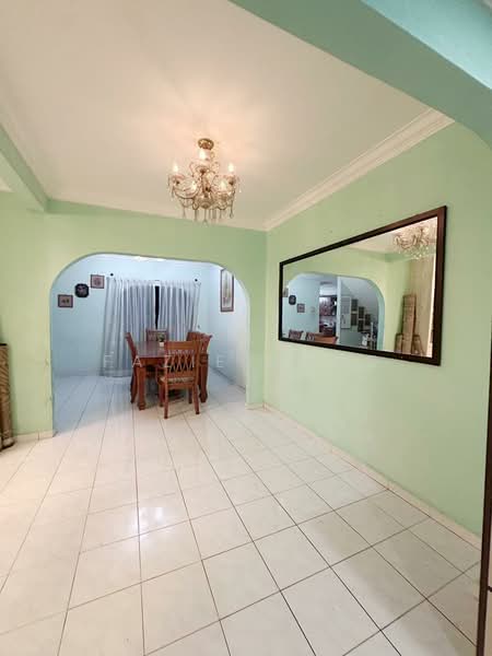 Rumah Teres 2.5 Tingkat untuk Dijual di Seksyen 19 (Shah Alam) - Fazie Noor - Dining Room - PropertyGuru.com.my