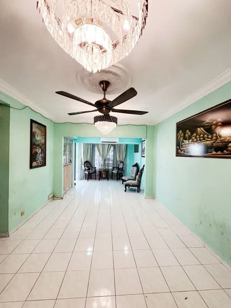 Rumah Teres 2.5 Tingkat untuk Dijual di Seksyen 19 (Shah Alam) - Fazie Noor - Living Room - PropertyGuru.com.my