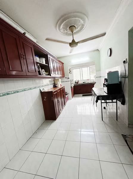 Rumah Teres 2.5 Tingkat untuk Dijual di Seksyen 19 (Shah Alam) - Fazie Noor - Kitchen - PropertyGuru.com.my