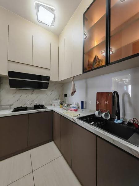 Kondominium untuk Dijual di Queens Residences Q2 @ Queens Waterfront - Shirley Beh - Kitchen - PropertyGuru.com.my