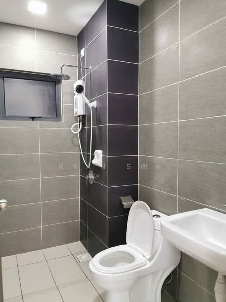 Condominium for Sale at The Henge - Ryan Swe - Bathroom - PropertyGuru.com.my