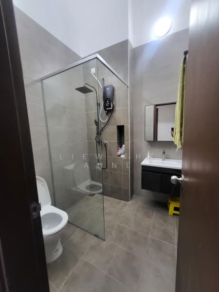 Rumah Teres 2 Tingkat untuk Disewa di Setia Safiro (Cyberjaya) - Liew She Anne - Bathroom - PropertyGuru.com.my