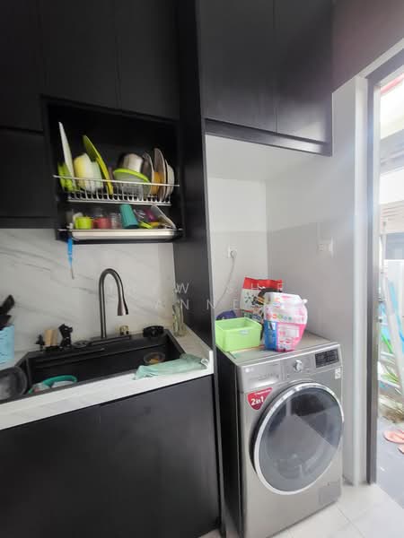 Rumah Teres 2 Tingkat untuk Disewa di Setia Safiro (Cyberjaya) - Liew She Anne - Kitchen - PropertyGuru.com.my