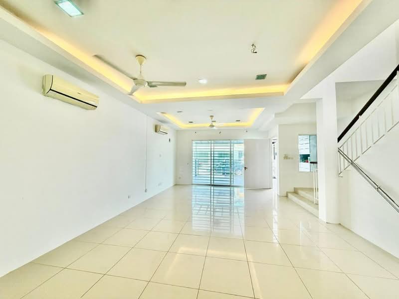 Rumah Teres 2 Tingkat untuk Dijual di Taman Nadayu 92 (Kajang) - Fazie Noor - Living Room - PropertyGuru.com.my