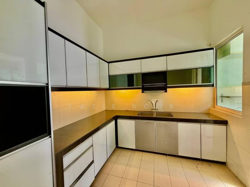 Rumah Teres 2 Tingkat untuk Dijual di Taman Nadayu 92 (Kajang) - Fazie Noor - Kitchen - PropertyGuru.com.my