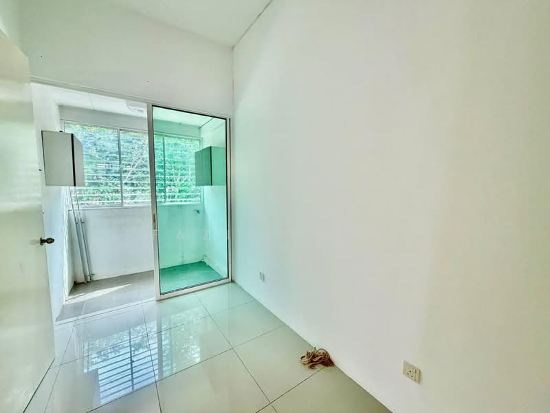 Rumah Teres 2 Tingkat untuk Dijual di Taman Nadayu 92 (Kajang) - Fazie Noor - Balcony - PropertyGuru.com.my