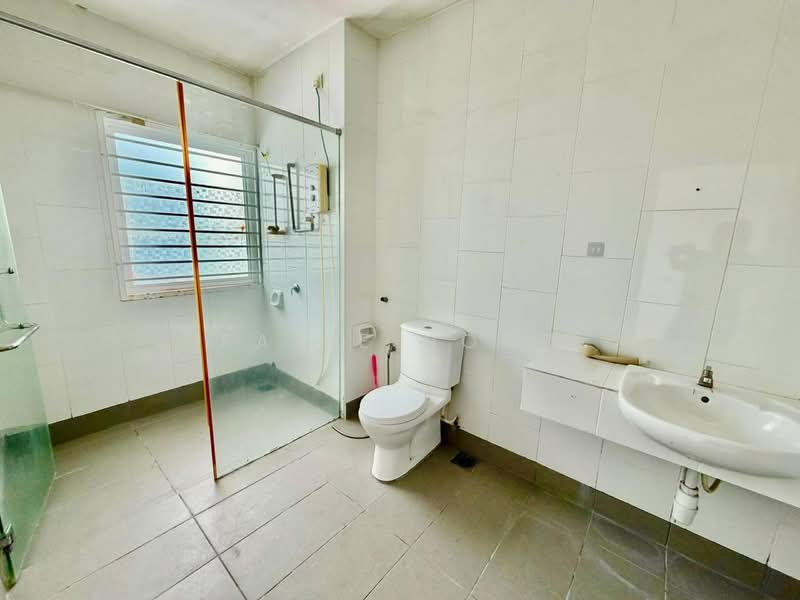 Rumah Teres 2 Tingkat untuk Dijual di Taman Nadayu 92 (Kajang) - Fazie Noor - Bathroom - PropertyGuru.com.my